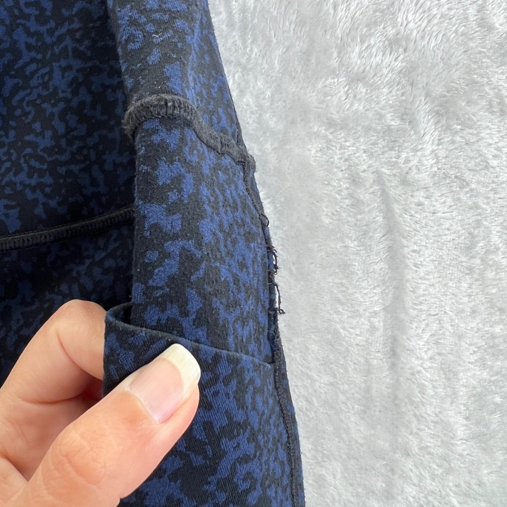 Athleta Salutation Stash Pocket Tight Blue Black Leopard Print Leggings Size M - Picture 9 of 11
